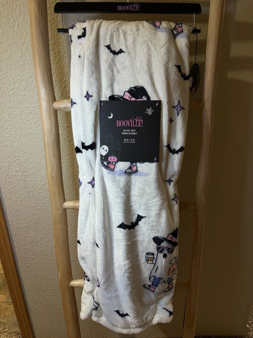 Booville Boojee Ghost Halloween Velvet Soft Throw Blanket 60x70 Bats NWT